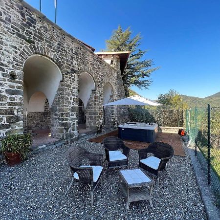 فيلا Casola in Lunigianaفي Ancient Farmhouse With Private Heated Hot Tub And Pool المظهر الخارجي الصورة